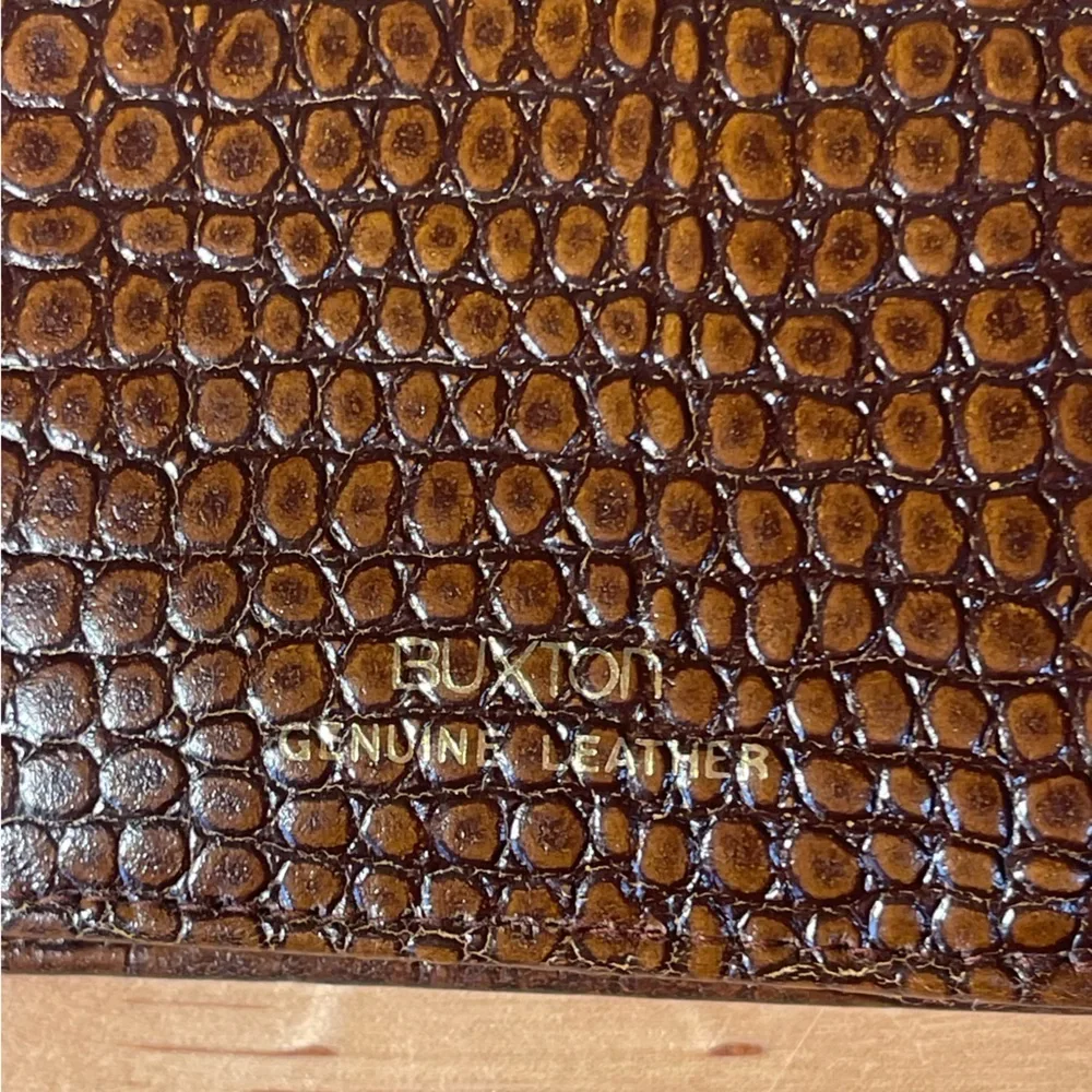 Buxton Vintage Croc Embossed Leather Passport Wallet Travel Organizer